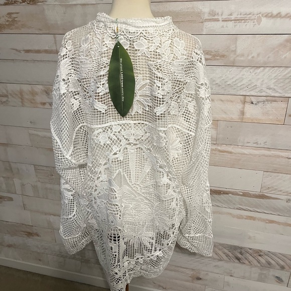 FARM Rio Cream Lace Button-Down Blouse - Picture 7 of 13